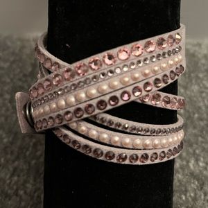 Swarovski multi-strand light purple double wrap crystal and pearl bead bracelet.